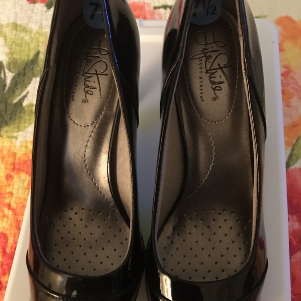 NEW! Black patent leather open toe pumps